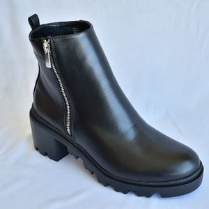Black Zippered Heeled Women's Boots, Size 9